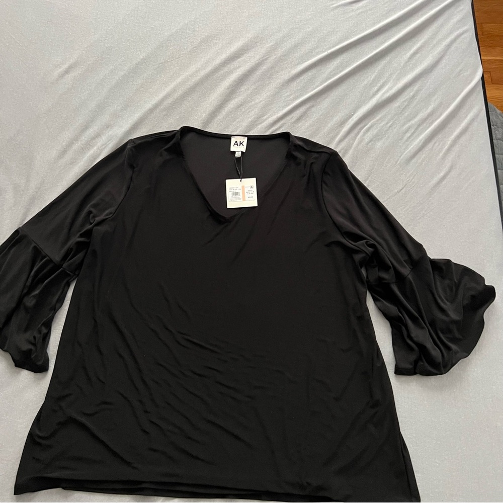 NEW WITH TAGS ANNE KLEIN WOMEN Plus Size 2X 3/4 Sleeve V Neck Top Bell Sleeves